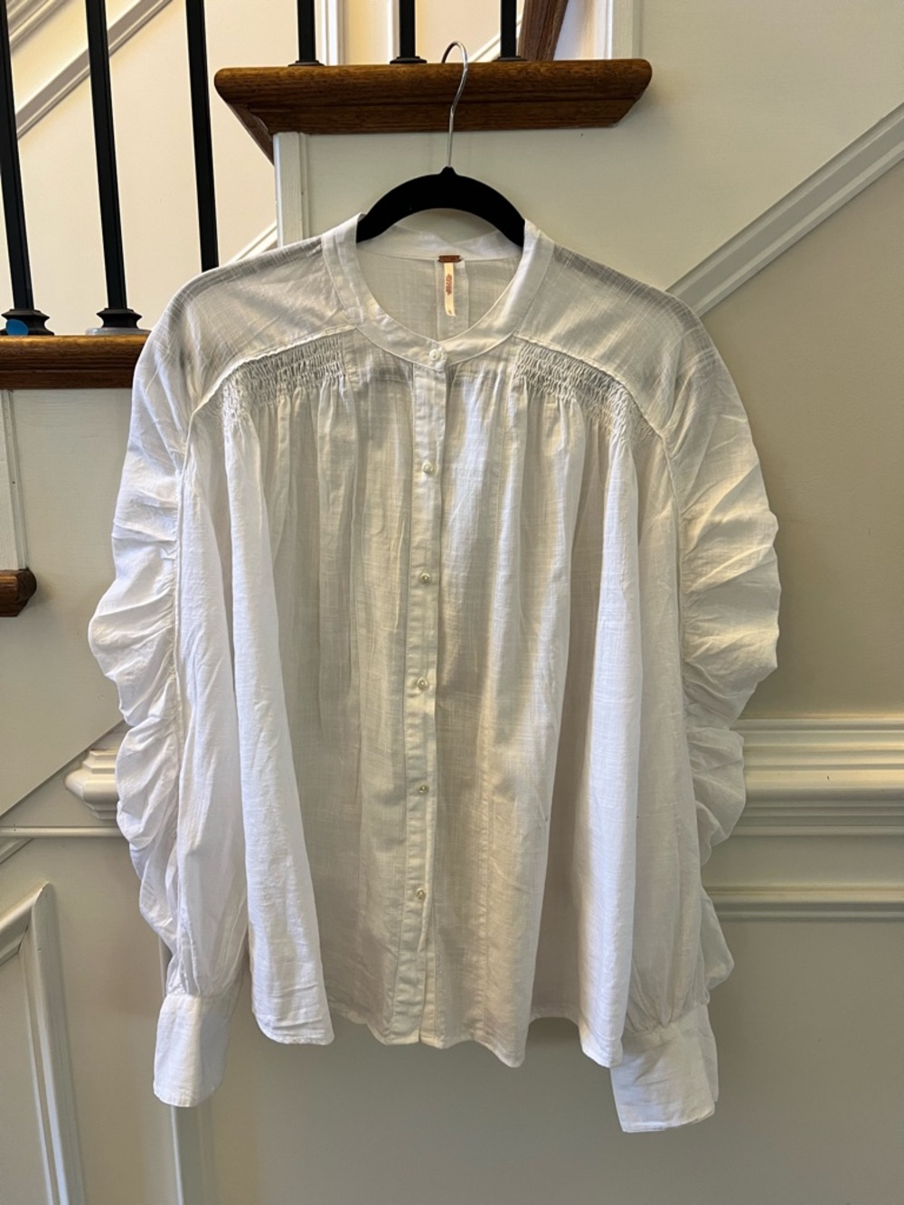 FREE PEOPLE White Button-Front Ruffled Sleeve Blouse